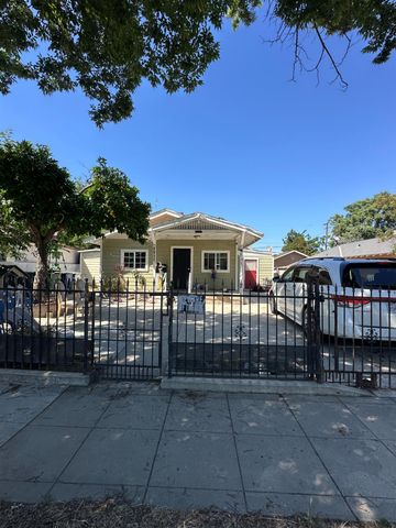 4511 E Balch, Fresno, CA 93702