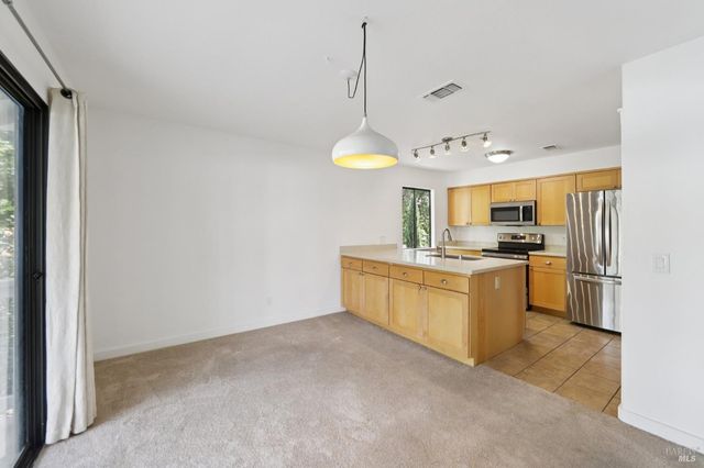 760 Granada Ct, St. Helena, CA 94574