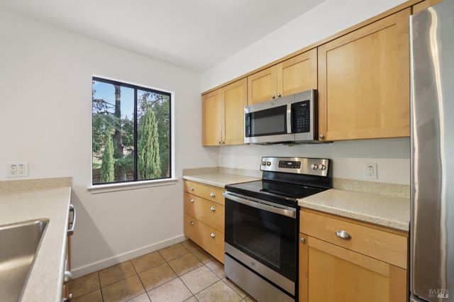 760 Granada Ct, St. Helena, CA 94574