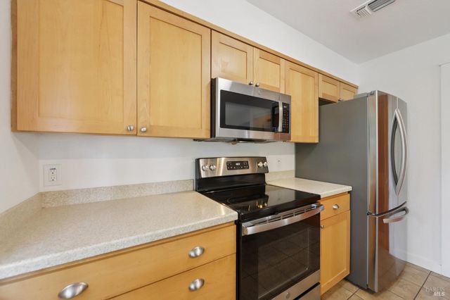 760 Granada Ct, St. Helena, CA 94574