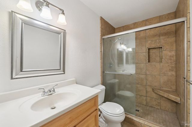 760 Granada Ct, St. Helena, CA 94574