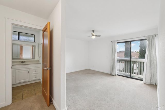 760 Granada Ct, St. Helena, CA 94574