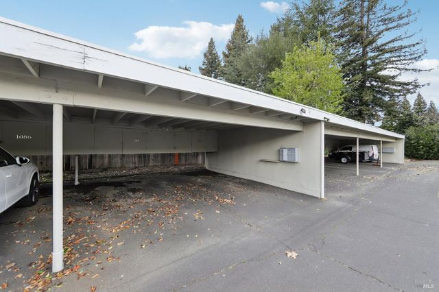 760 Granada Ct, St. Helena, CA 94574