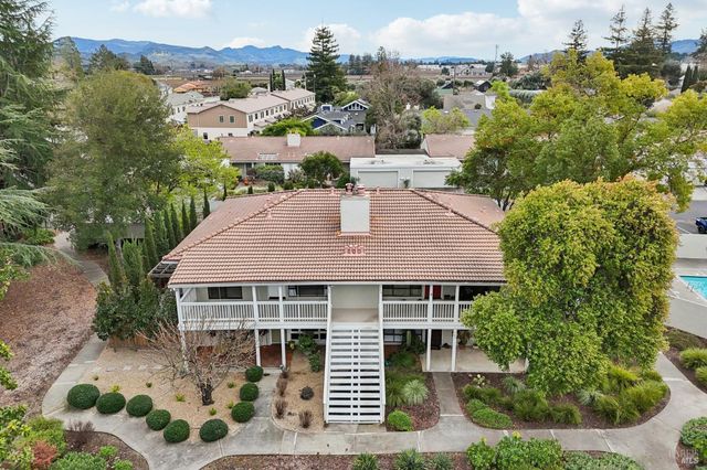 760 Granada Ct, St. Helena, CA 94574