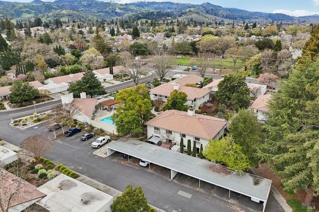 760 Granada Ct, St. Helena, CA 94574