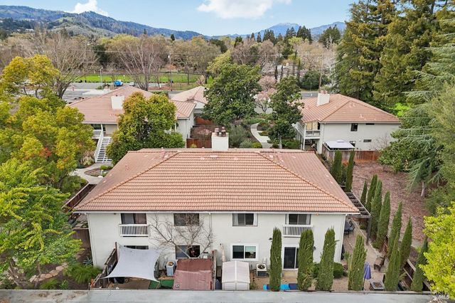 760 Granada Ct, St. Helena, CA 94574