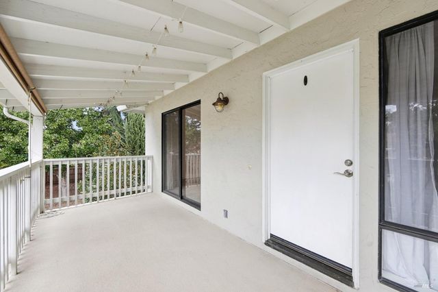 760 Granada Ct, St. Helena, CA 94574