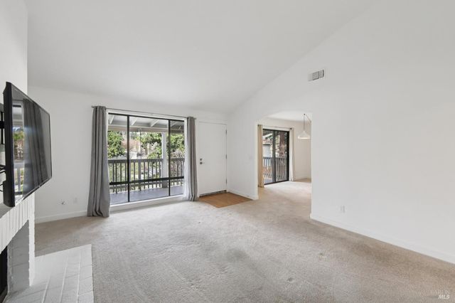 760 Granada Ct, St. Helena, CA 94574