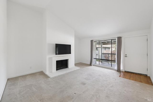 760 Granada Ct, St. Helena, CA 94574