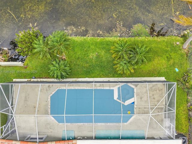 1900 NW 95th Ave, Pembroke Pines, FL 33024