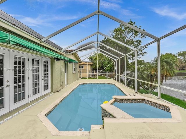 1900 NW 95th Ave, Pembroke Pines, FL 33024