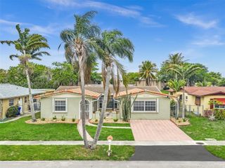 1900 NW 95th Ave, Pembroke Pines, FL 33024