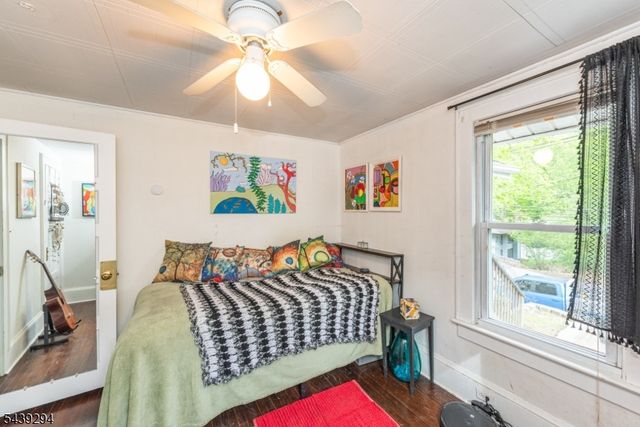 133 Woodside Ave, Newton Town, NJ 07860