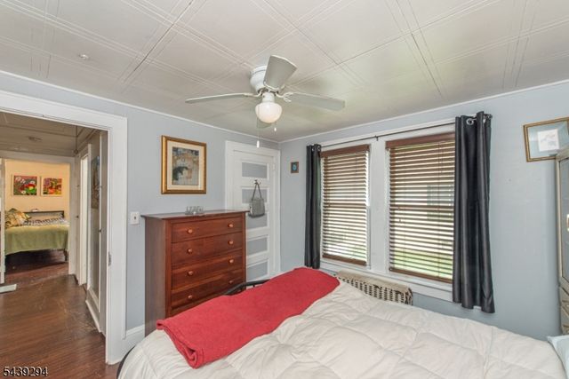 133 Woodside Ave, Newton Town, NJ 07860
