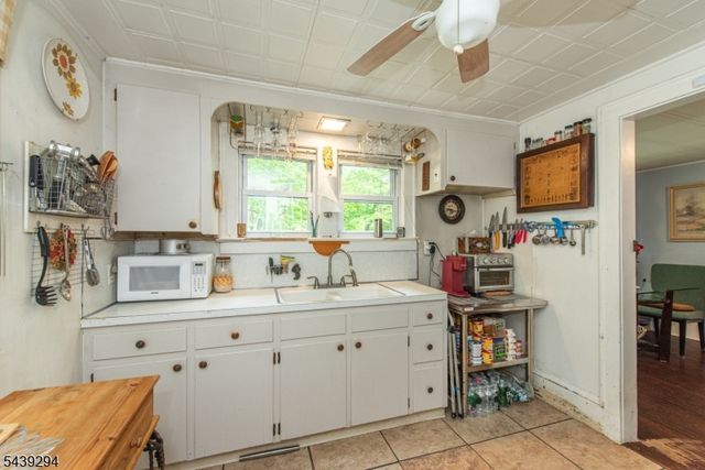 133 Woodside Ave, Newton Town, NJ 07860
