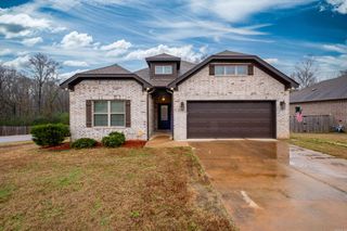 5400 Aviator Dr, Jacksonville, AR 72076