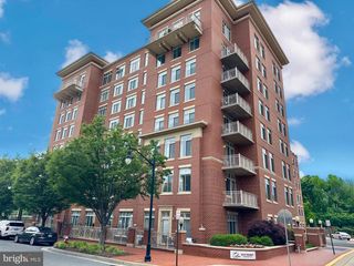 4490 MARKET COMMONS DR #302, Fairfax, VA 22033