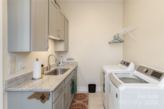 69 Pepperbush Road, Brevard, NC 28712