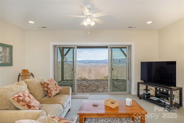 69 Pepperbush Road, Brevard, NC 28712