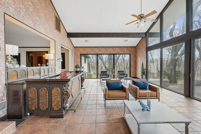 4001 26th Street, Rock Island, IL 61201