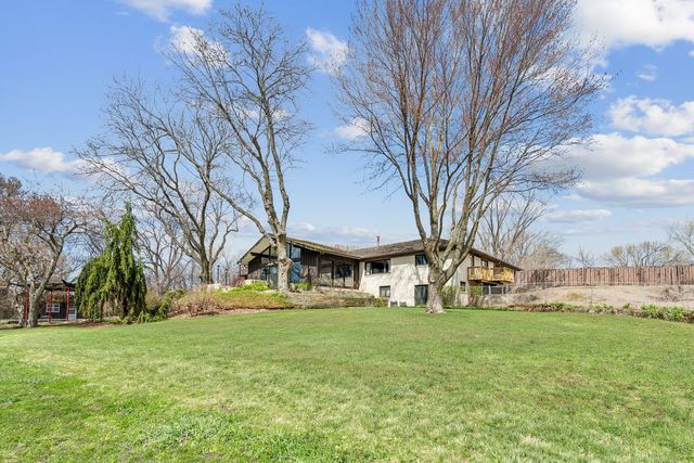 4001 26th Street, Rock Island, IL 61201