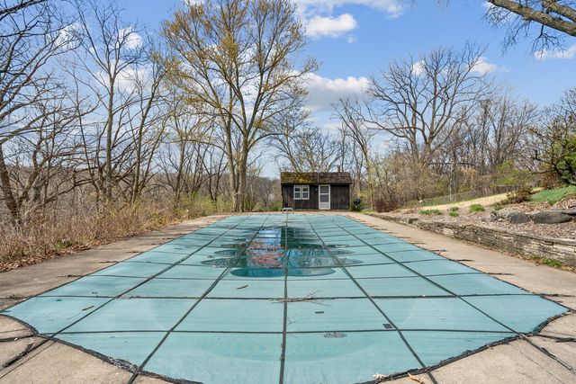 4001 26th Street, Rock Island, IL 61201