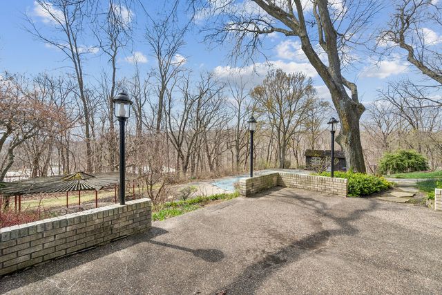 4001 26th Street, Rock Island, IL 61201