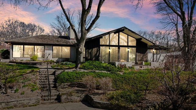 4001 26th Street, Rock Island, IL 61201
