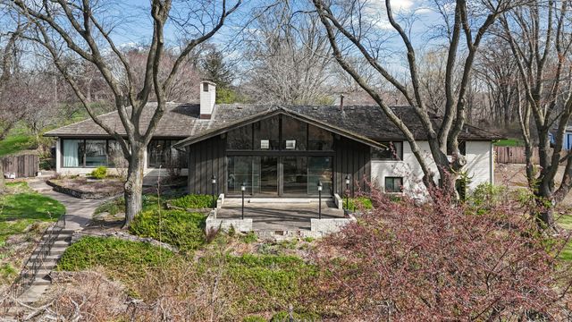 4001 26th Street, Rock Island, IL 61201