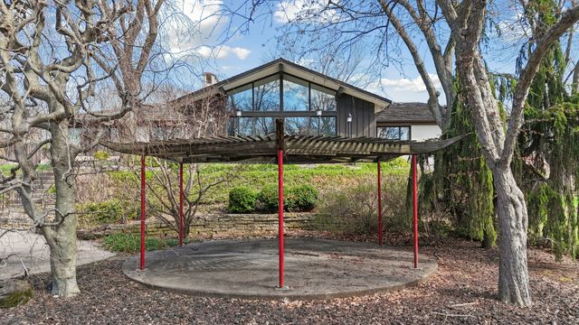 4001 26th Street, Rock Island, IL 61201