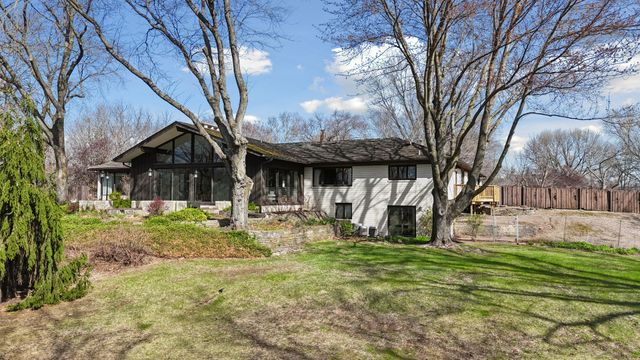 4001 26th Street, Rock Island, IL 61201