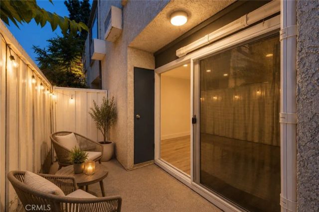 18620 Hatteras Street 169, Tarzana, CA 91356