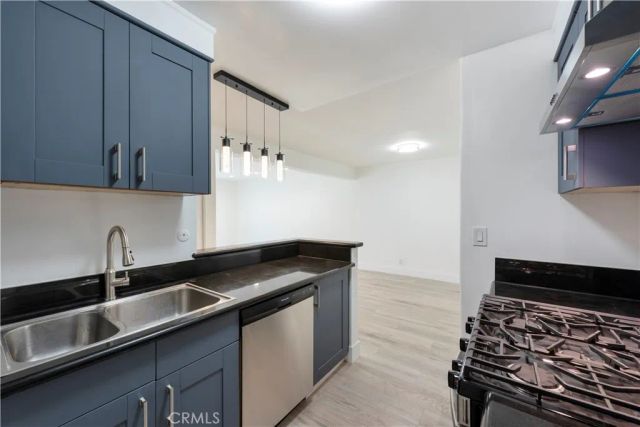 18620 Hatteras Street 169, Tarzana, CA 91356