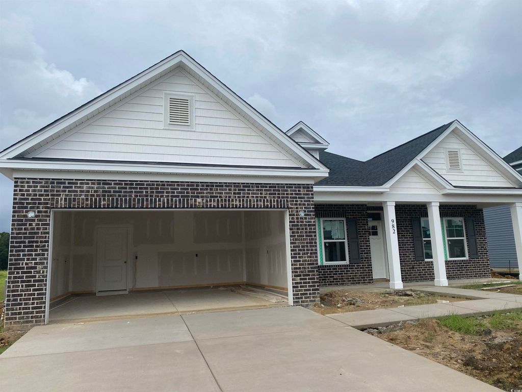 982 Oak Hollow St., Longs, SC 29568