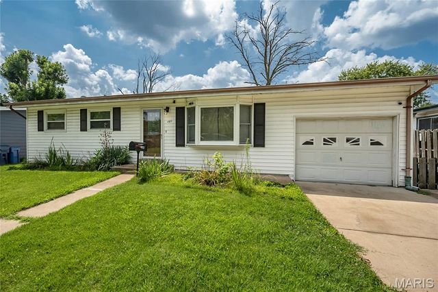 460 Versailles Drive, Florissant, MO 63031