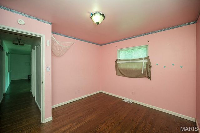460 Versailles Drive, Florissant, MO 63031