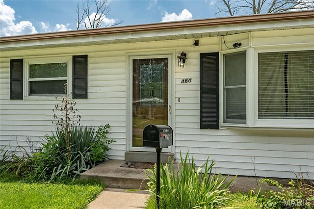 460 Versailles Drive, Florissant, MO 63031