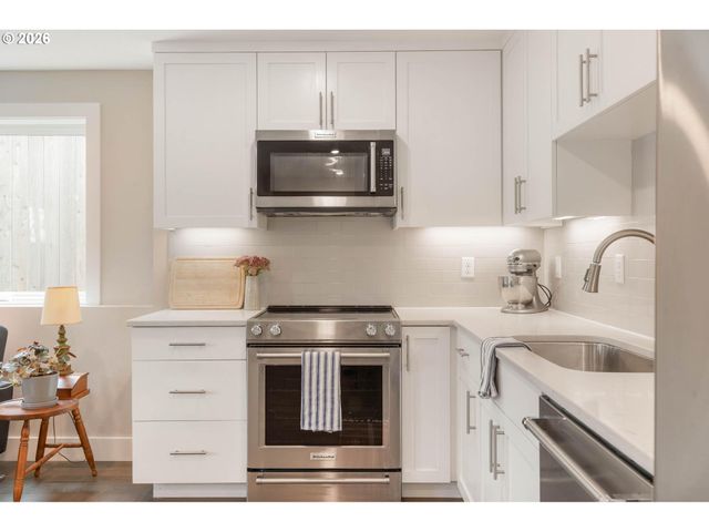 7659 N WESTANNA Ave, Portland, OR 97203