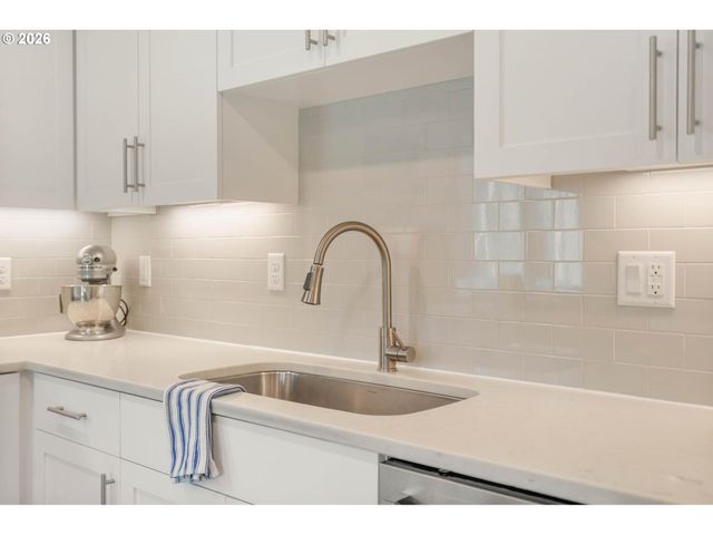 7659 N WESTANNA Ave, Portland, OR 97203