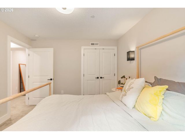 7659 N WESTANNA Ave, Portland, OR 97203
