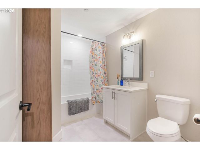 7659 N WESTANNA Ave, Portland, OR 97203