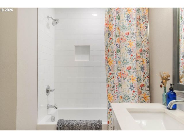7659 N WESTANNA Ave, Portland, OR 97203