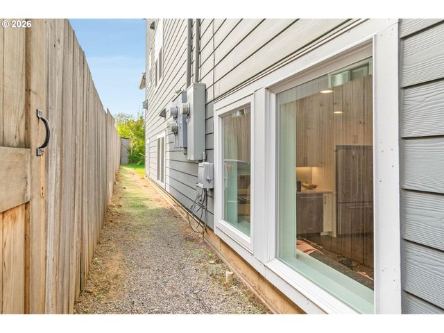 7659 N WESTANNA Ave, Portland, OR 97203