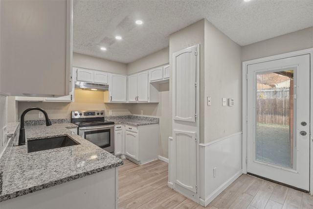 3002 Penny Lane, Euless, TX 76039