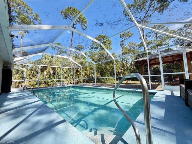 530 7th ST SW, Naples, FL 34117