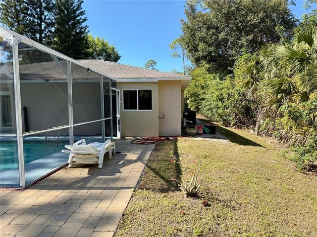 530 7th ST SW, Naples, FL 34117