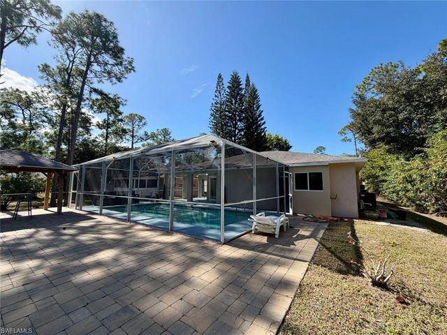 530 7th ST SW, Naples, FL 34117