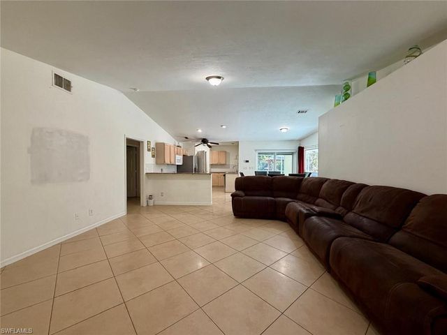 530 7th ST SW, Naples, FL 34117