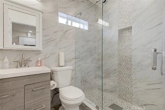 16615 Los Alimos St., Granada Hills, CA 91344