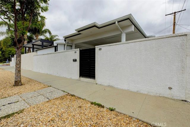 16615 Los Alimos St., Granada Hills, CA 91344